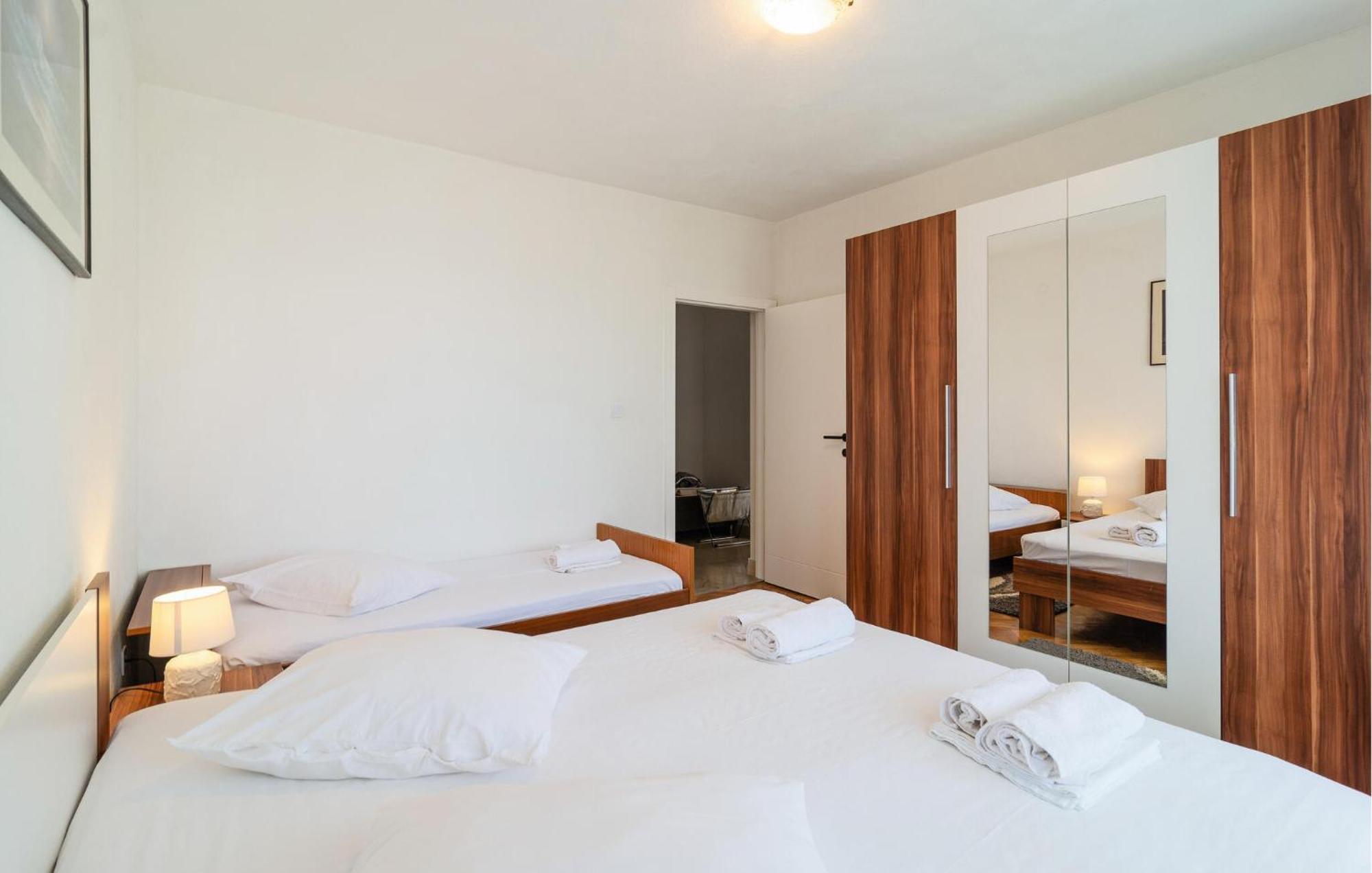 Amazing Apartment In Podstrana With Wifi Eksteriør bilde